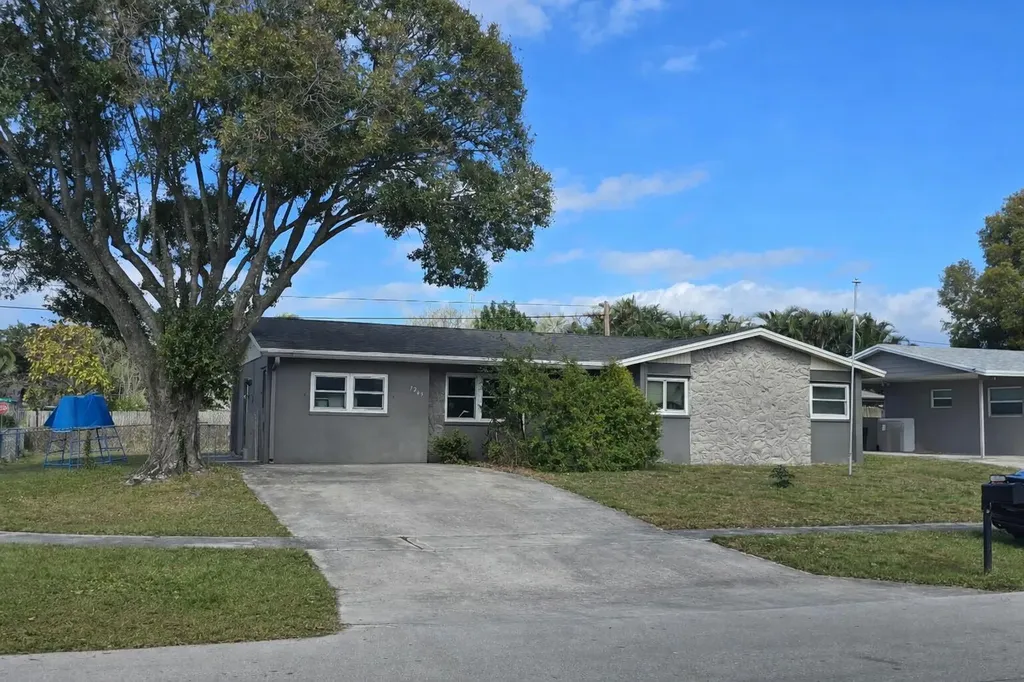3265 Capri Road Palm Beach Gardens FL 33410