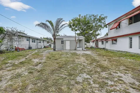 2515 Roosevelt Street Hollywood FL 33020