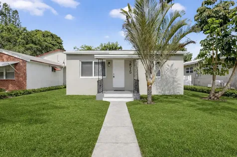 2515 Roosevelt Street Hollywood FL 33020