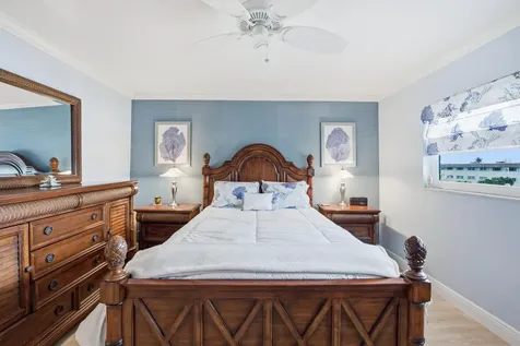 111 Shore Court North Palm Beach FL 33408