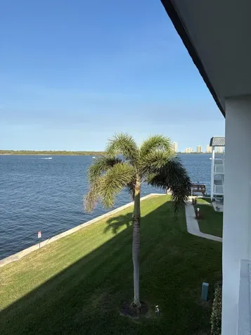 111 Shore Court North Palm Beach FL 33408