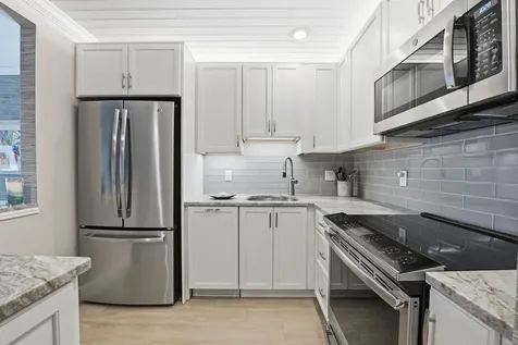 111 Shore Court North Palm Beach FL 33408