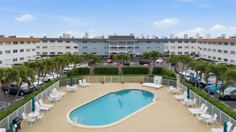 111 Shore Court North Palm Beach FL 33408