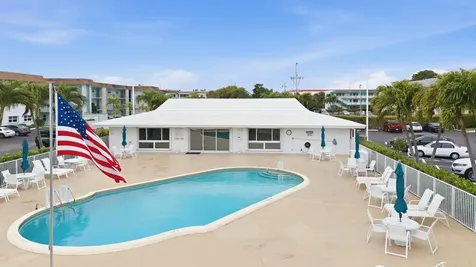 111 Shore Court North Palm Beach FL 33408