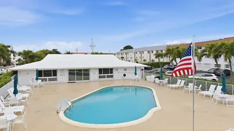 111 Shore Court North Palm Beach FL 33408