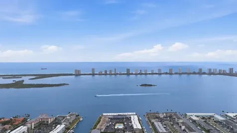 111 Shore Court North Palm Beach FL 33408