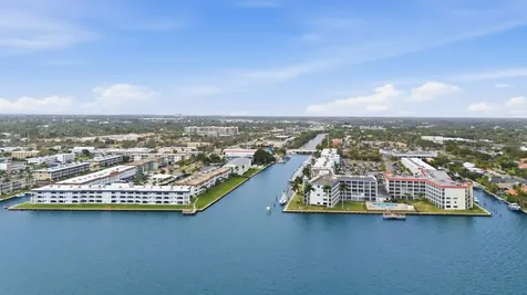 111 Shore Court North Palm Beach FL 33408