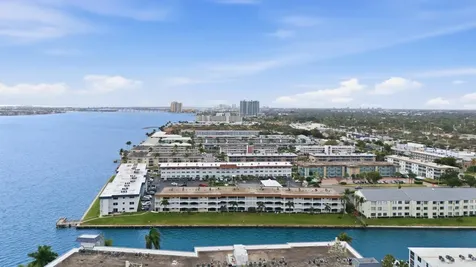 111 Shore Court North Palm Beach FL 33408