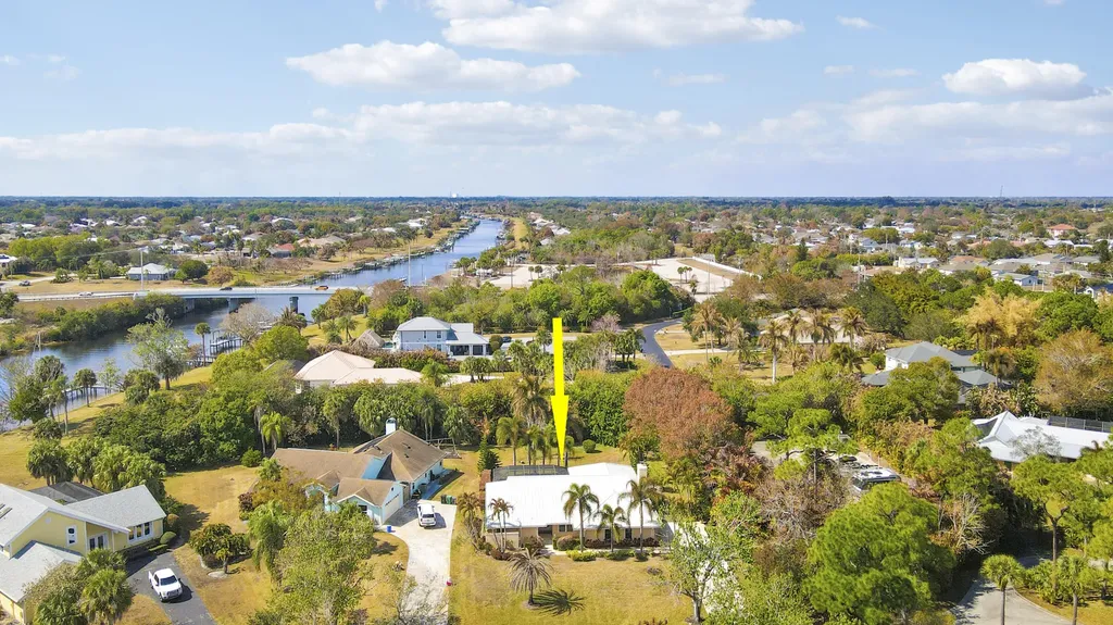 2610 Se Erickson Drive Port Saint Lucie FL 34984
