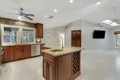 2610 Se Erickson Drive Port Saint Lucie FL 34984