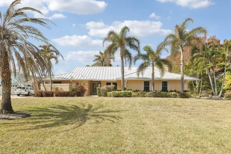 2610 Se Erickson Drive Port Saint Lucie FL 34984