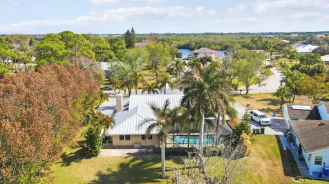 2610 Se Erickson Drive Port Saint Lucie FL 34984