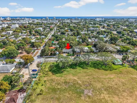 303 Sw 2nd Avenue Delray Beach FL 33444