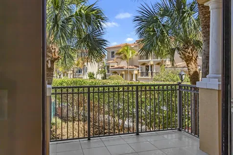 504 Del Sol Circle Tequesta FL 33469