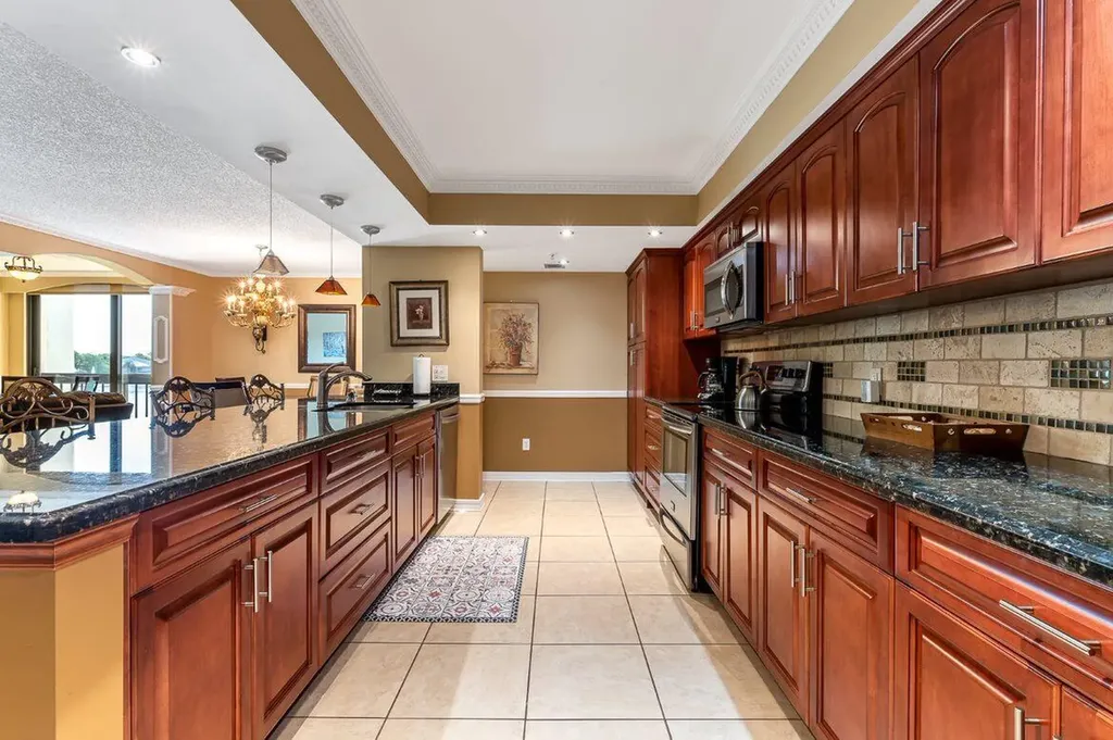 1915 Lavers Circle Delray Beach FL 33444