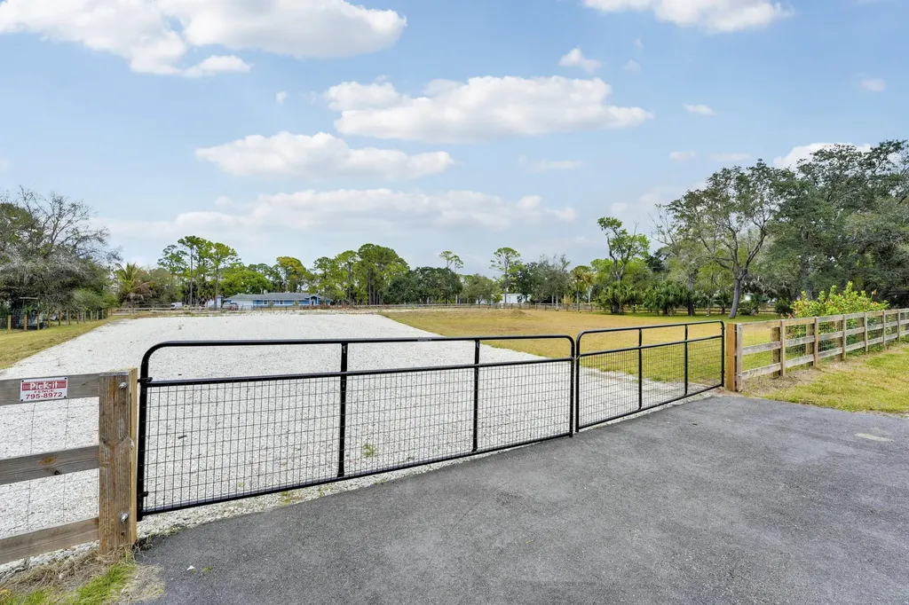 15743 N 99th Street West Palm Beach FL 33412