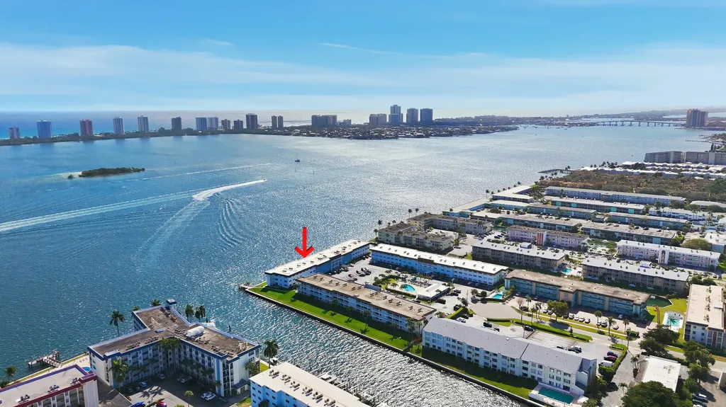 100 Shore Court North Palm Beach FL 33408