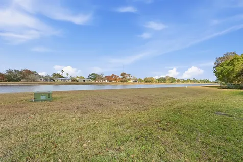 2287 Se Barrington Street Port Saint Lucie FL 34952