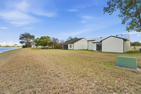 2287 Se Barrington Street Port Saint Lucie FL 34952