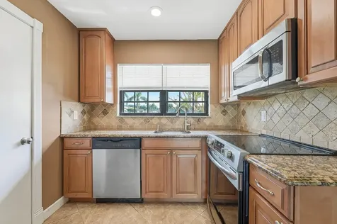 2287 Se Barrington Street Port Saint Lucie FL 34952
