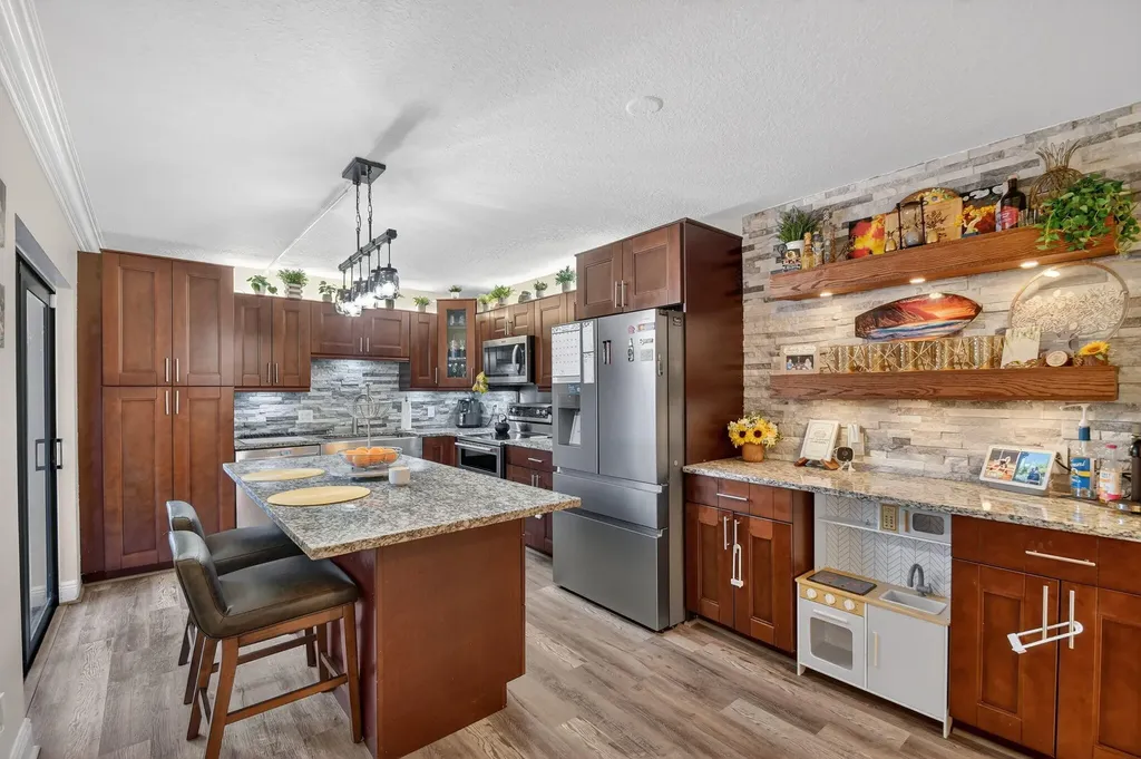 1523 15th Lane Greenacres FL 33463