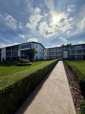 402 Brighton J Boca Raton FL 33434