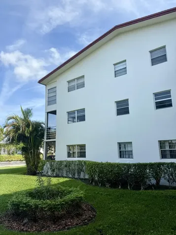 402 Brighton J Boca Raton FL 33434