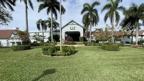 6935 Huntington Lane Delray Beach FL 33446