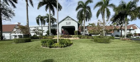 6935 Huntington Lane Delray Beach FL 33446