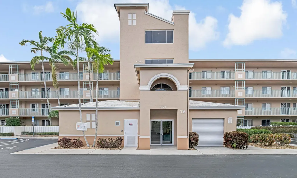 12565 Imperial Isle Drive Boynton Beach FL 33437