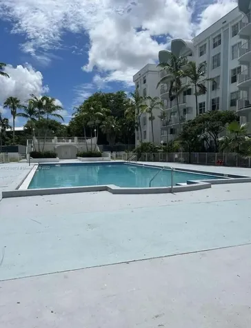 484 Nw 165th Street Road Miami FL 33169