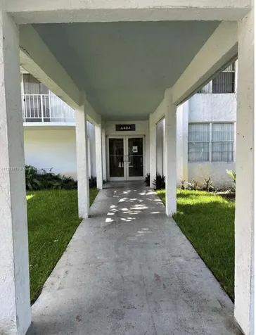 484 Nw 165th Street Road Miami FL 33169