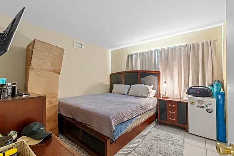 475 Se 8th Street Deerfield Beach FL 33441