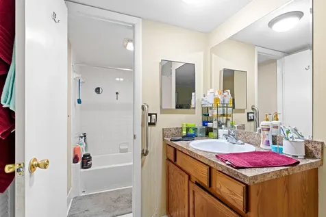 475 Se 8th Street Deerfield Beach FL 33441