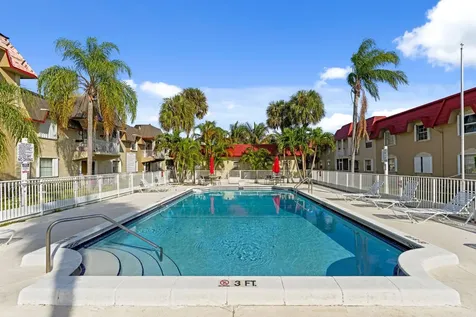 475 Se 8th Street Deerfield Beach FL 33441