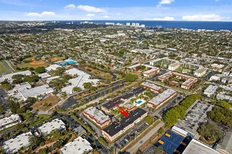 475 Se 8th Street Deerfield Beach FL 33441