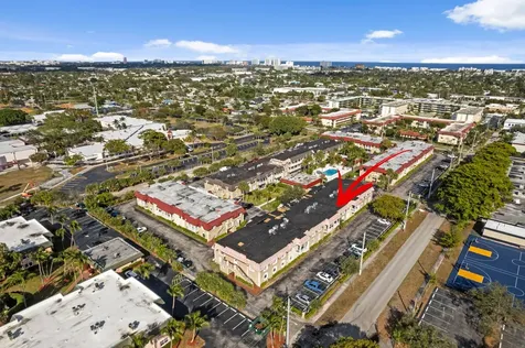 475 Se 8th Street Deerfield Beach FL 33441