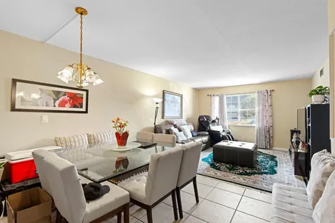 475 Se 8th Street Deerfield Beach FL 33441