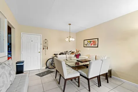 475 Se 8th Street Deerfield Beach FL 33441