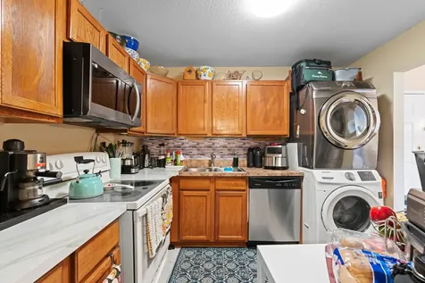 475 Se 8th Street Deerfield Beach FL 33441