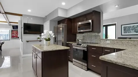 21 Se 14th Street Pompano Beach FL 33060