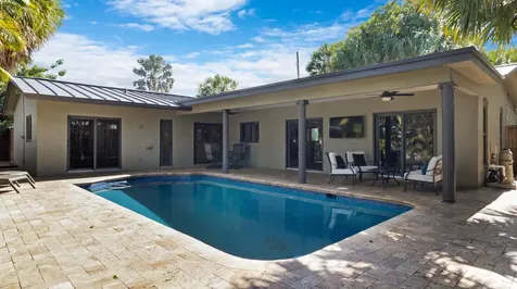 21 Se 14th Street Pompano Beach FL 33060