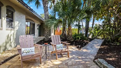 21 Se 14th Street Pompano Beach FL 33060