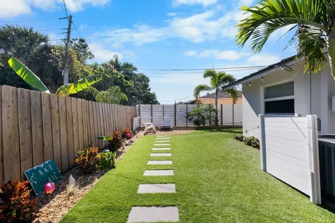 1605 Treemont Avenue Jupiter FL 33469