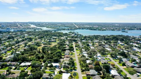 1605 Treemont Avenue Jupiter FL 33469