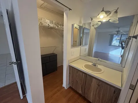 110 SE 7th St- Unit 5 Bldg 110 Deerfield Beach FL 33441