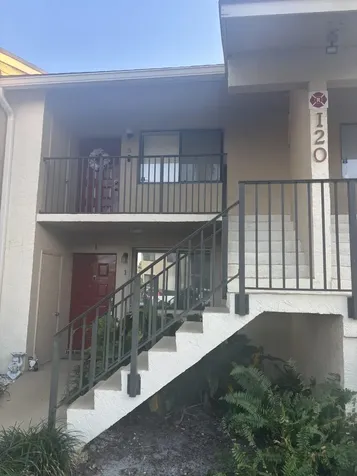 110 SE 7th St- Unit 5 Bldg 110 Deerfield Beach FL 33441