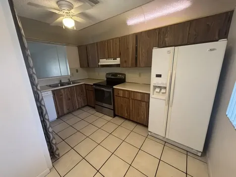 110 SE 7th St- Unit 5 Bldg 110 Deerfield Beach FL 33441