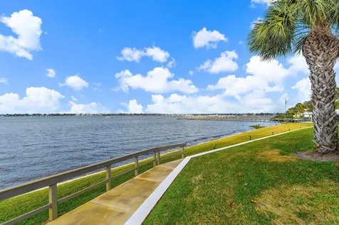 175 Se Saint Lucie Boulevard Stuart FL 34996