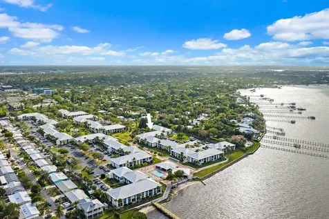 175 Se Saint Lucie Boulevard Stuart FL 34996